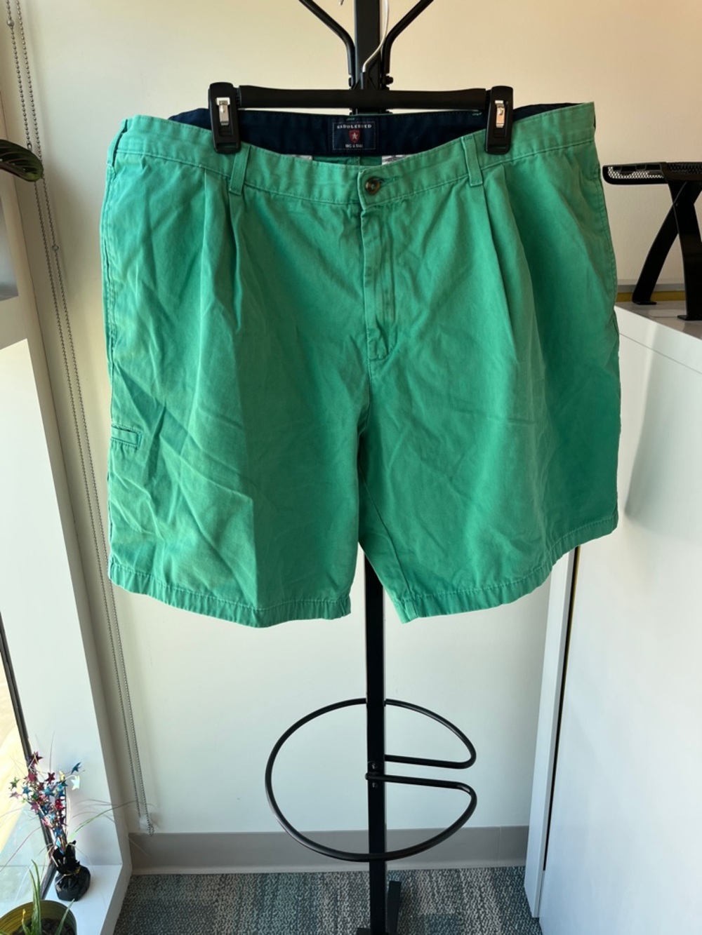 Saddlebred Men’s Mint Green Flat-Front Cotton Shorts